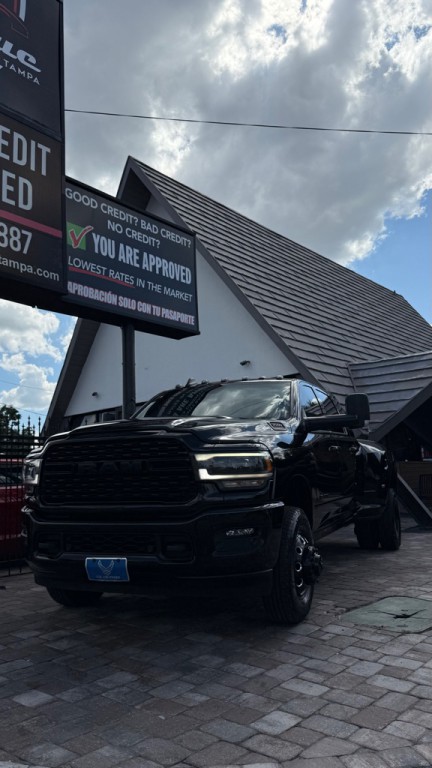 2022 RAM 3500 Image 35