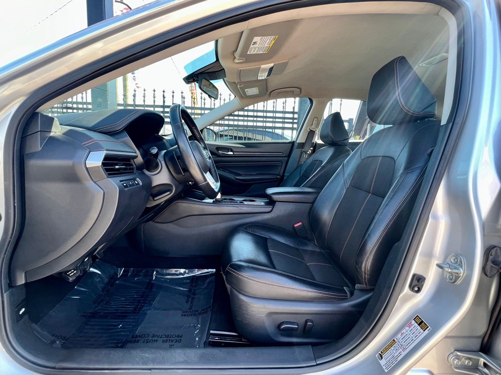 2020 Nissan Altima Image 11