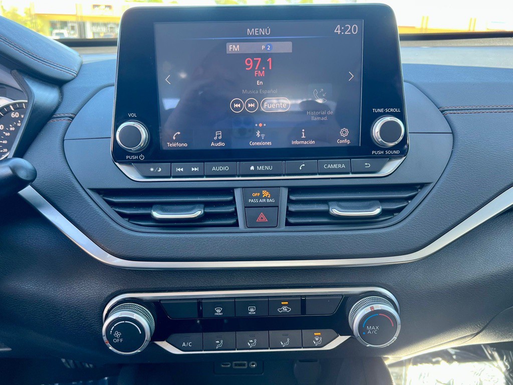 2020 Nissan Altima Image 15