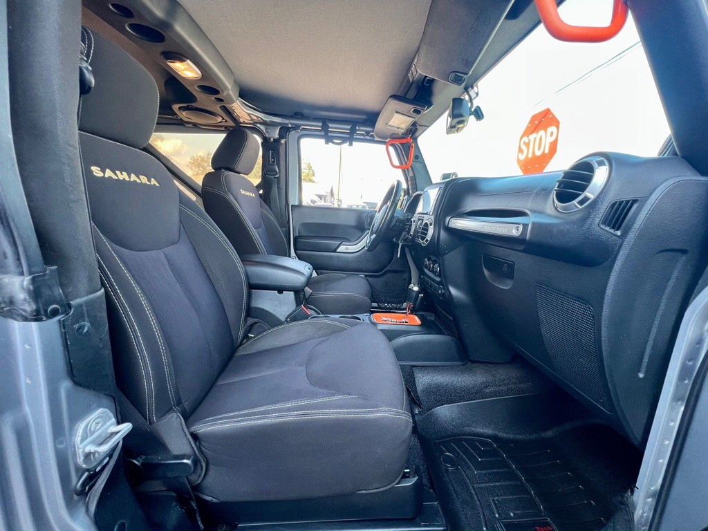 2014 Jeep Wrangler Image 17