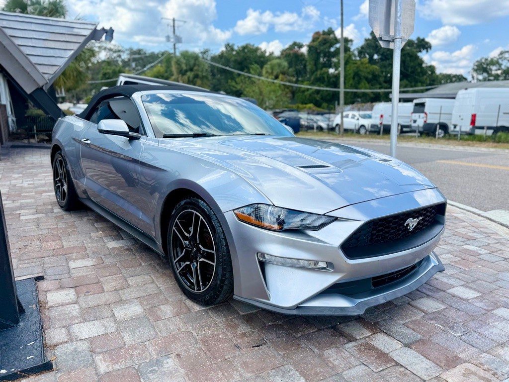2020 Ford Mustang Image 3