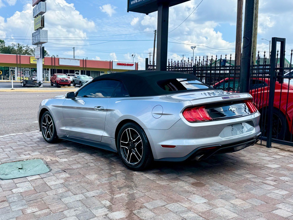 2020 Ford Mustang Image 7