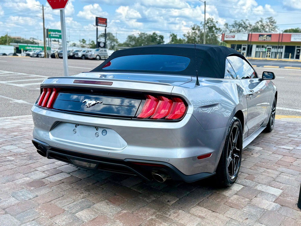 2020 Ford Mustang Image 9