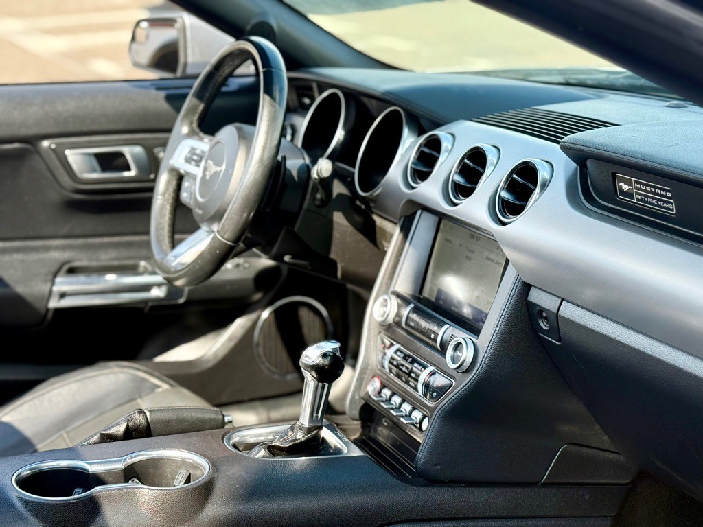2020 Ford Mustang Image 20