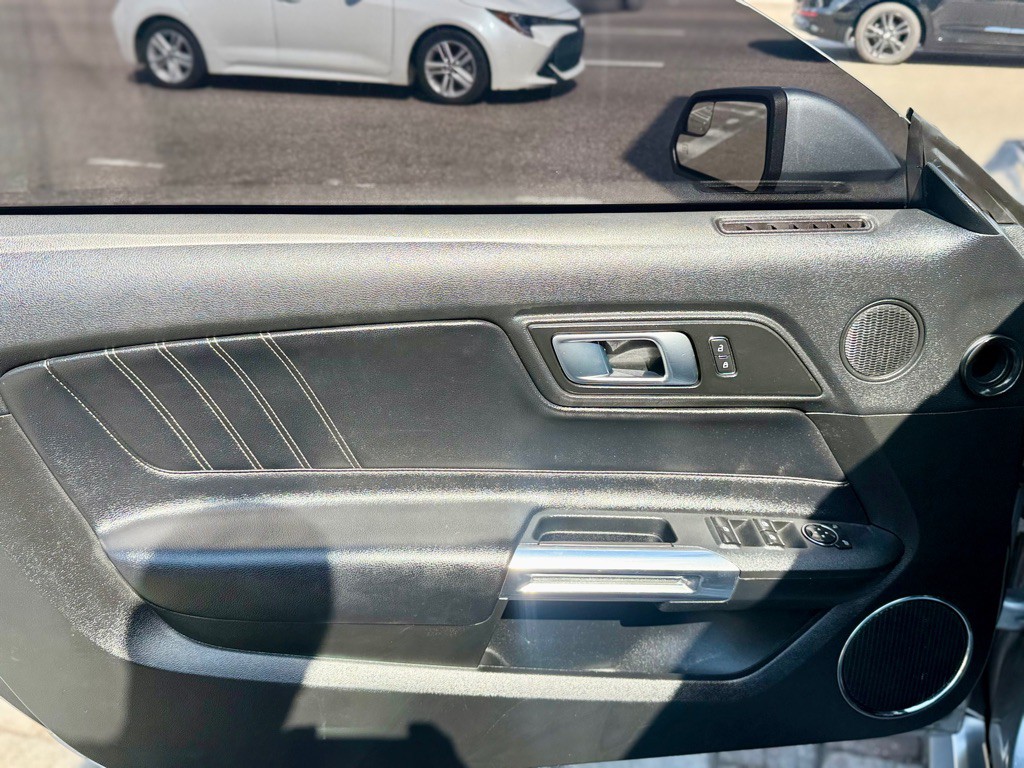 2020 Ford Mustang Image 28