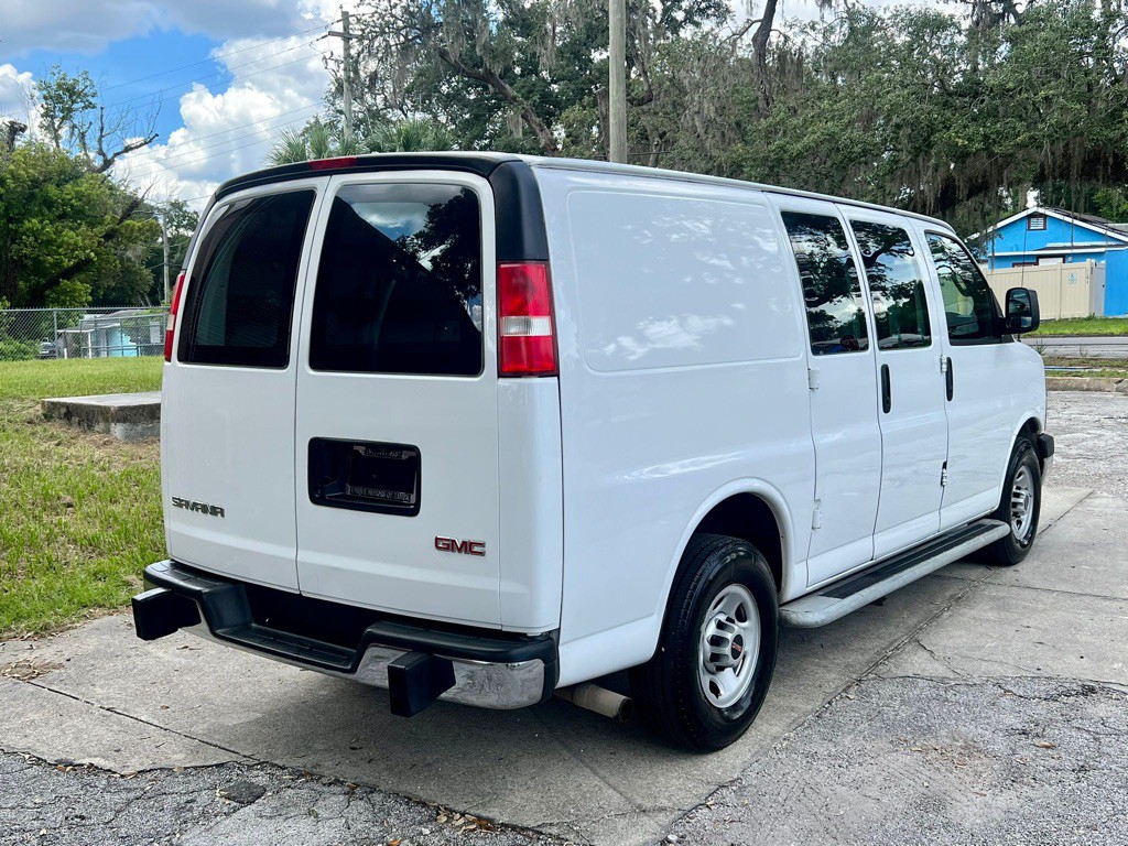 2017 GMC Savana Image 6