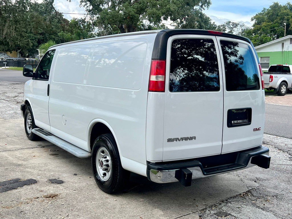2017 GMC Savana Image 8