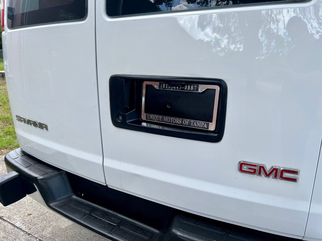 2017 GMC Savana Image 9