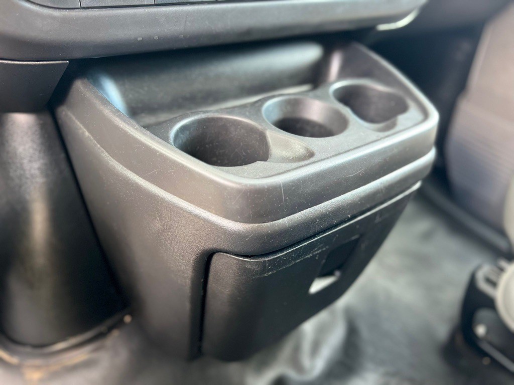 2017 GMC Savana Image 21