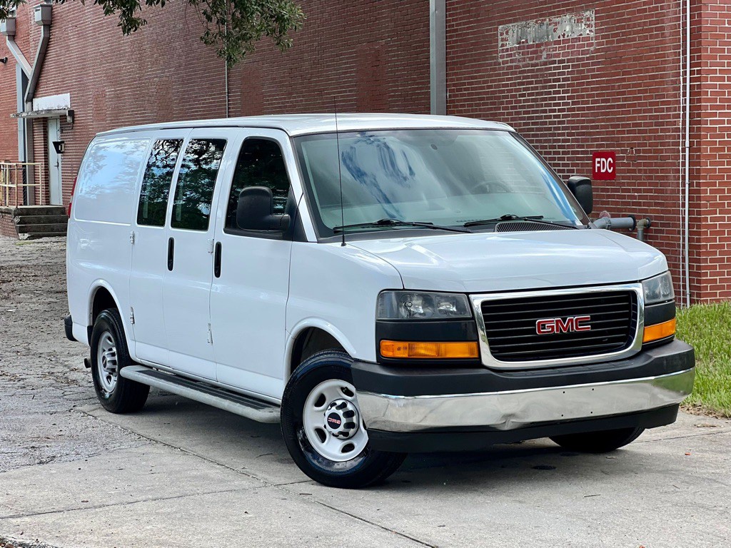 2017 GMC Savana Image 24