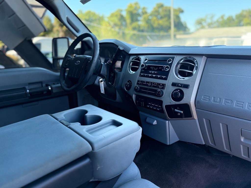 2015 Ford F-250 Image 18