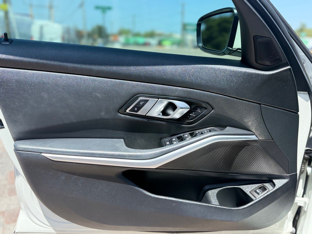 2020 BMW 3 Series Image 35