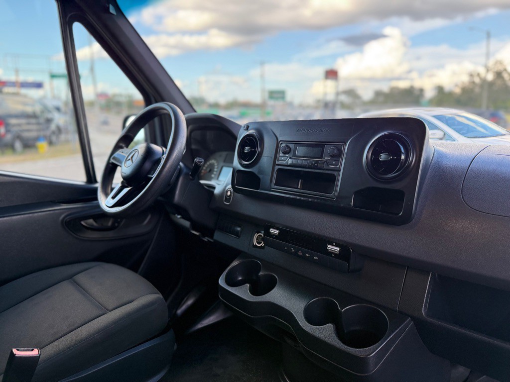 2019 Mercedes-Benz Sprinter Image 19