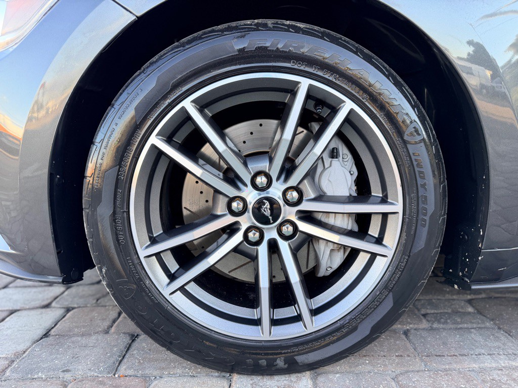 2017 Ford Mustang Image 12