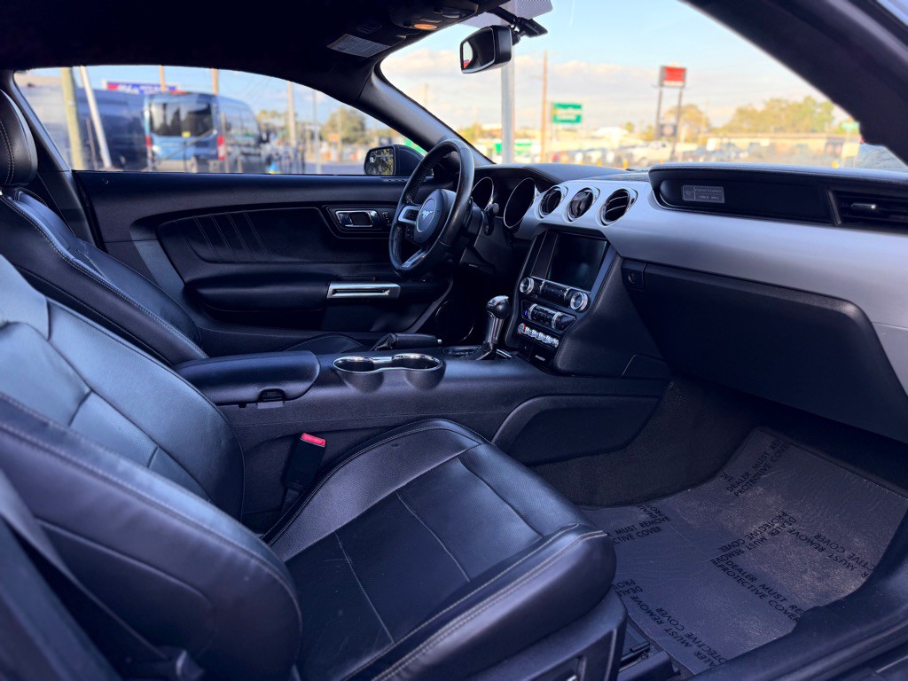 2017 Ford Mustang Image 15