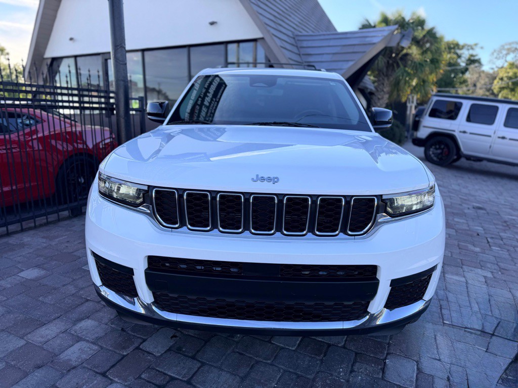 2022 Jeep Grand Cherokee Image 3