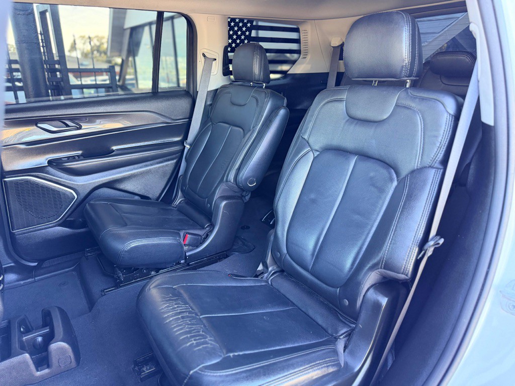 2022 Jeep Grand Cherokee Image 16