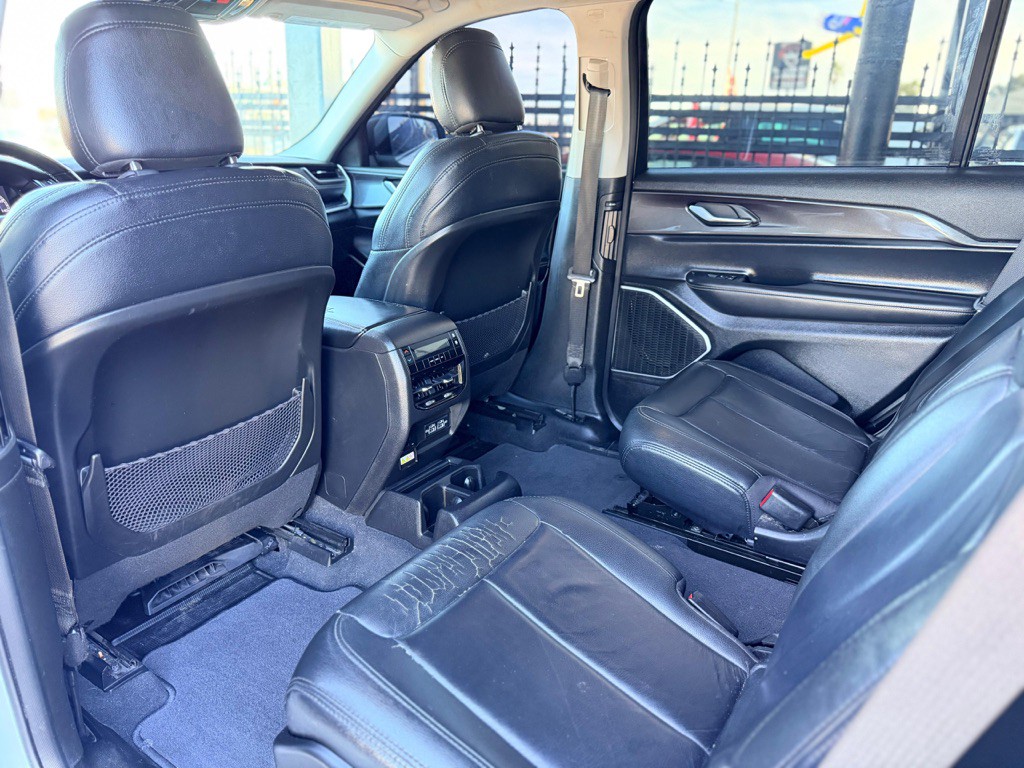 2022 Jeep Grand Cherokee Image 22