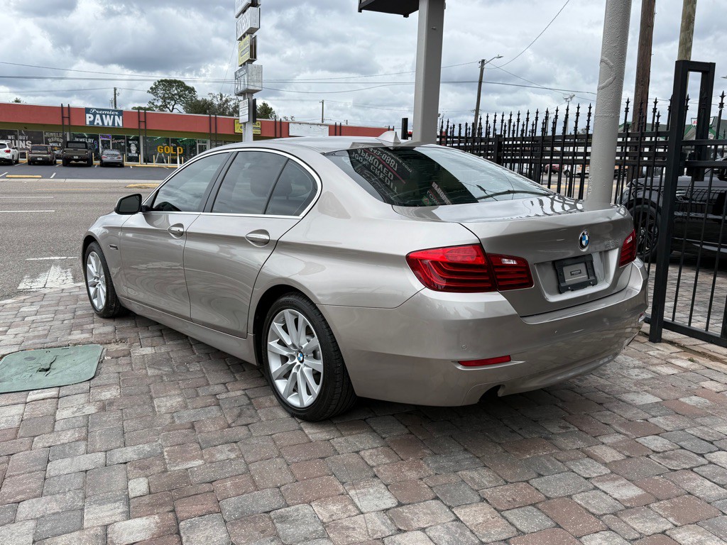 2016 BMW 5 Series Image 9