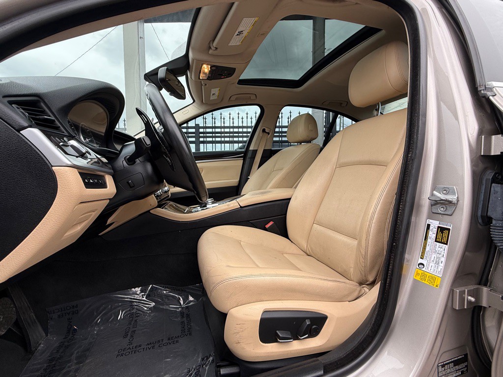 2016 BMW 5 Series Image 12