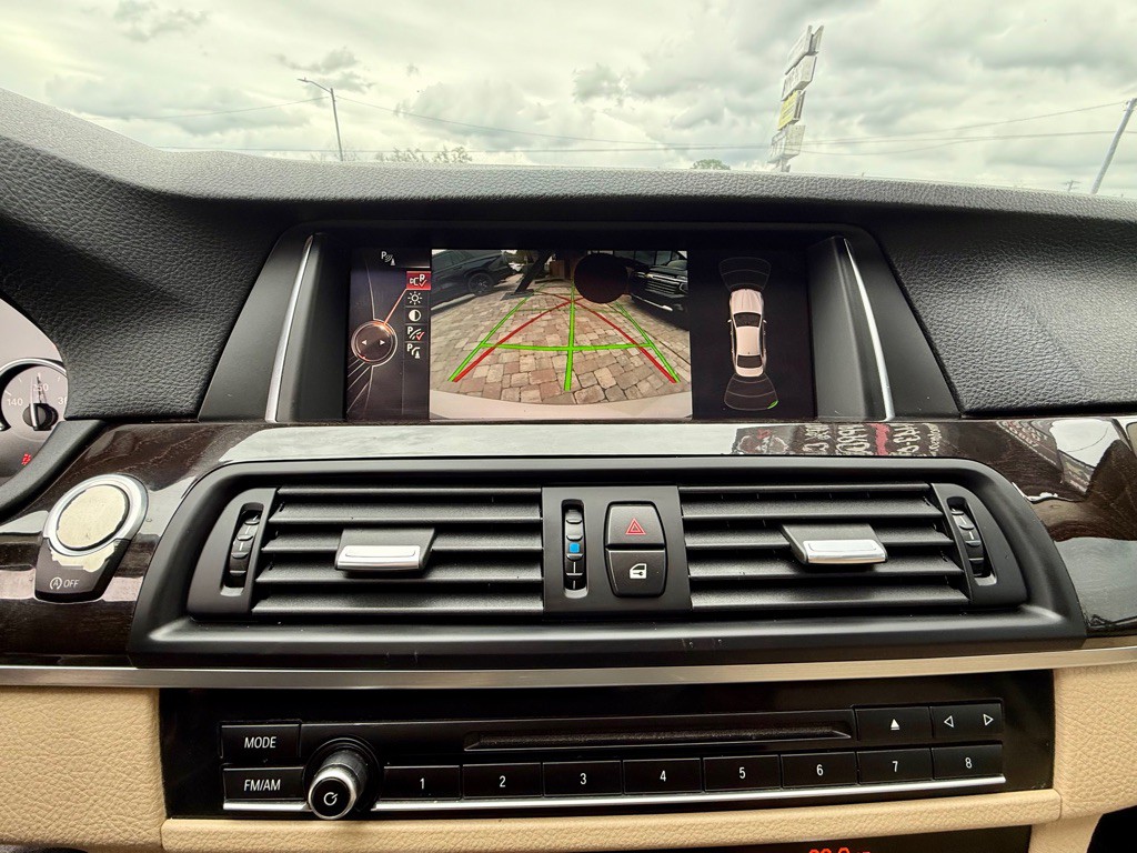 2016 BMW 5 Series Image 14