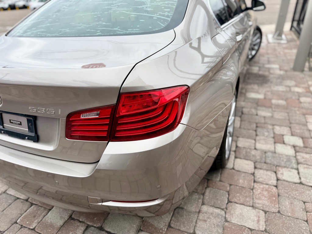 2016 BMW 5 Series Image 23