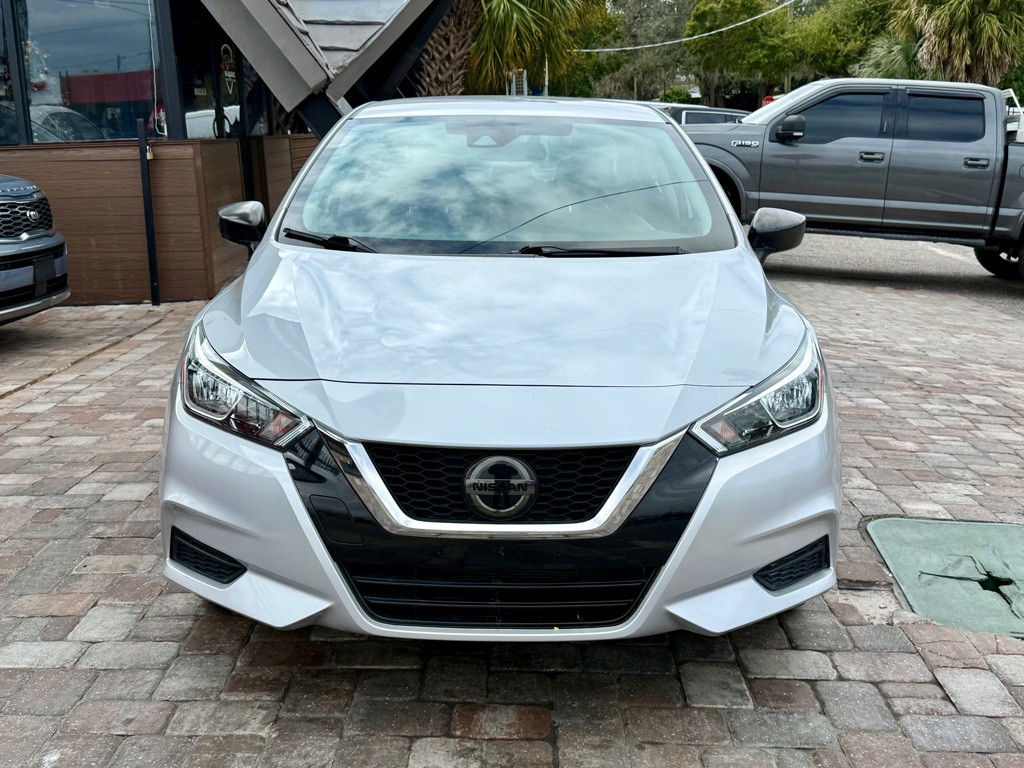 2021 Nissan Versa Image 4