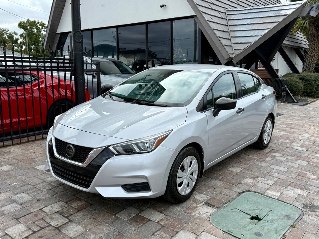 2021 Nissan Versa Image 5