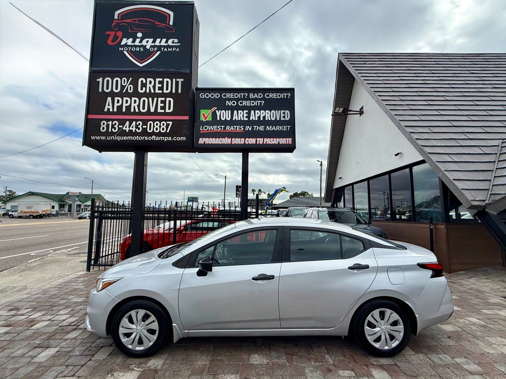 2021 Nissan Versa Image 6