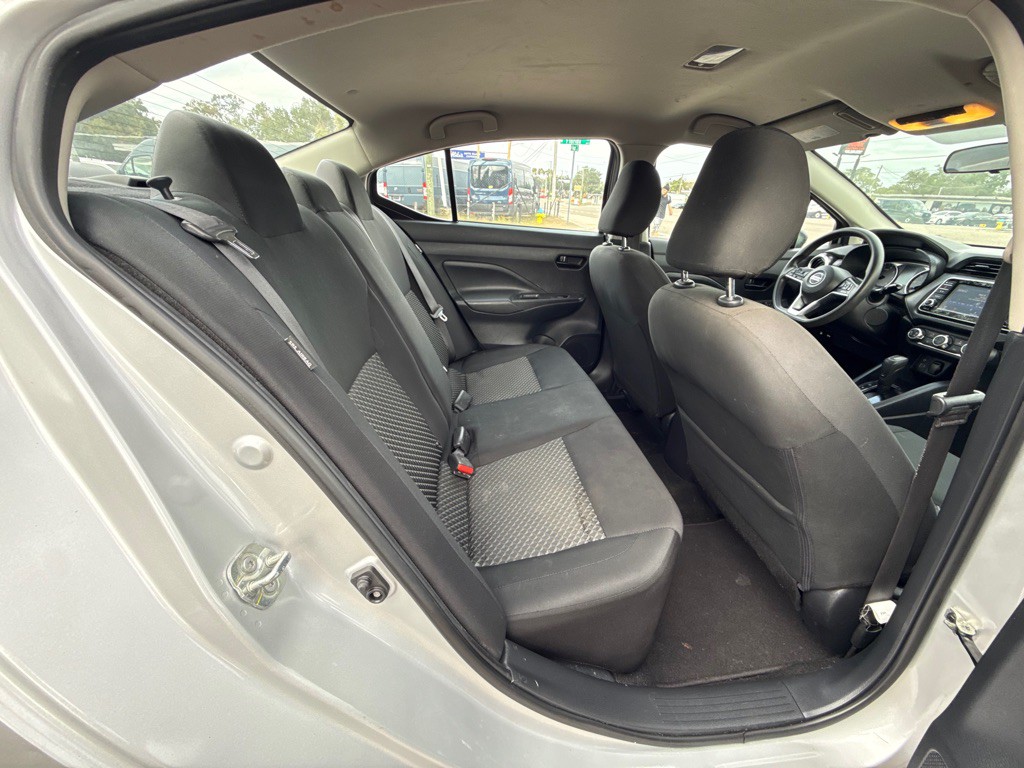 2021 Nissan Versa Image 17