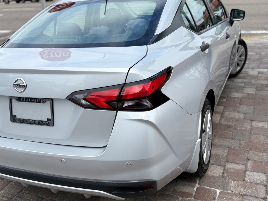2021 Nissan Versa Image 22