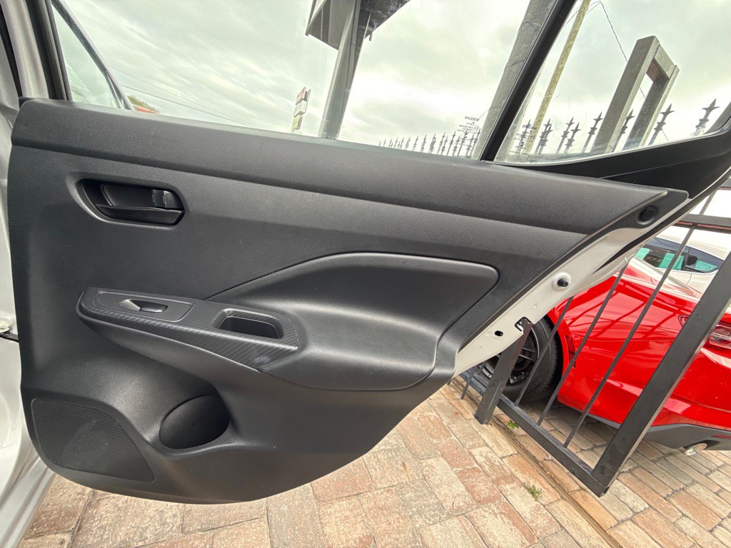 2021 Nissan Versa Image 26