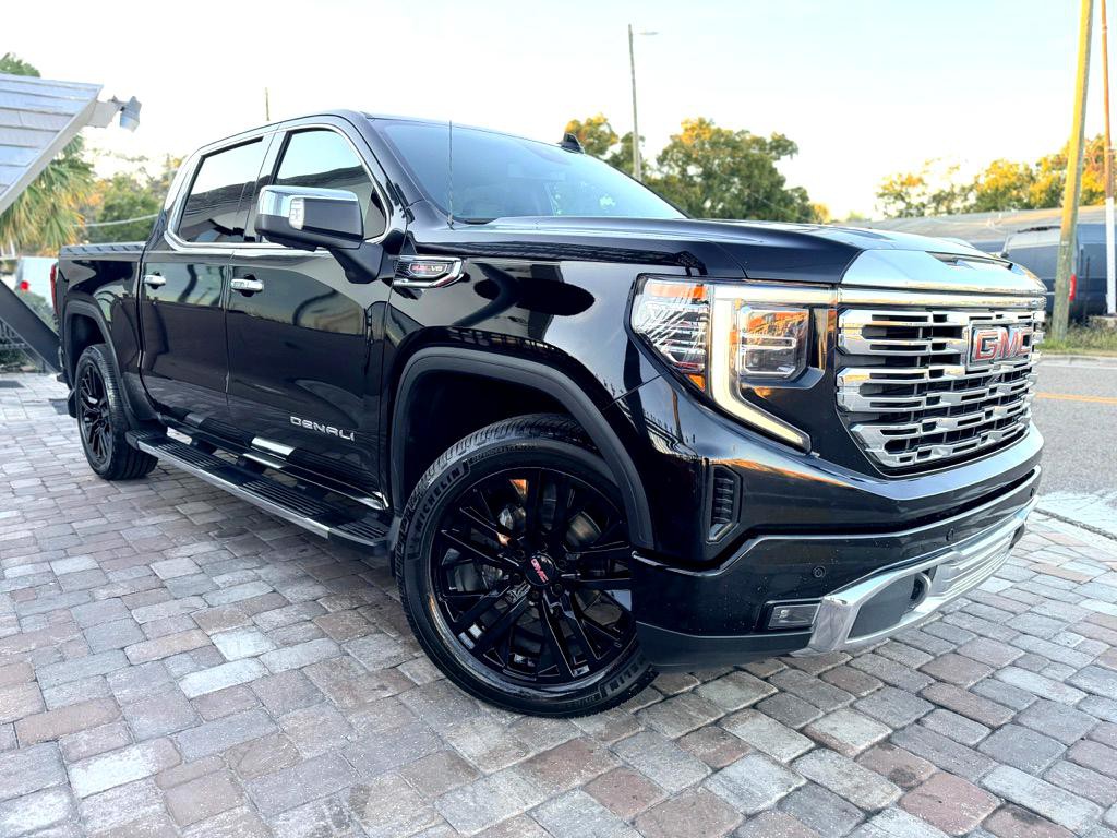 2022 GMC Sierra Image 2