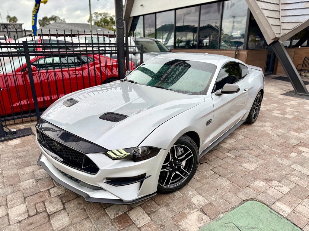 2019 Ford Mustang Image 2