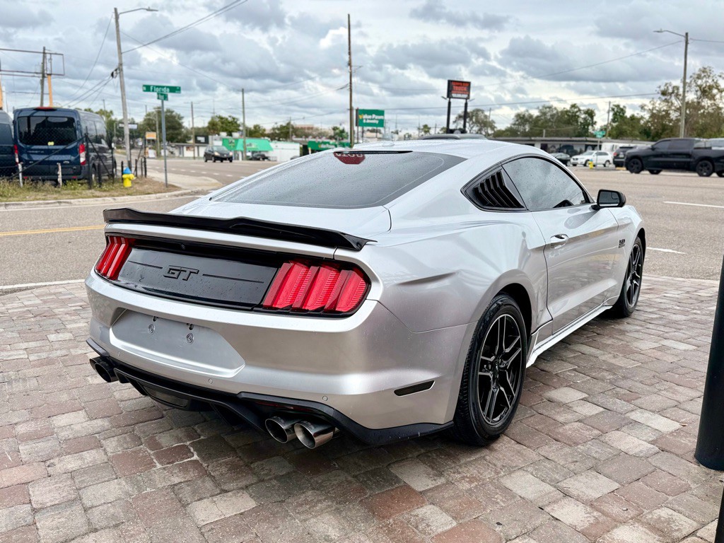 2019 Ford Mustang Image 9