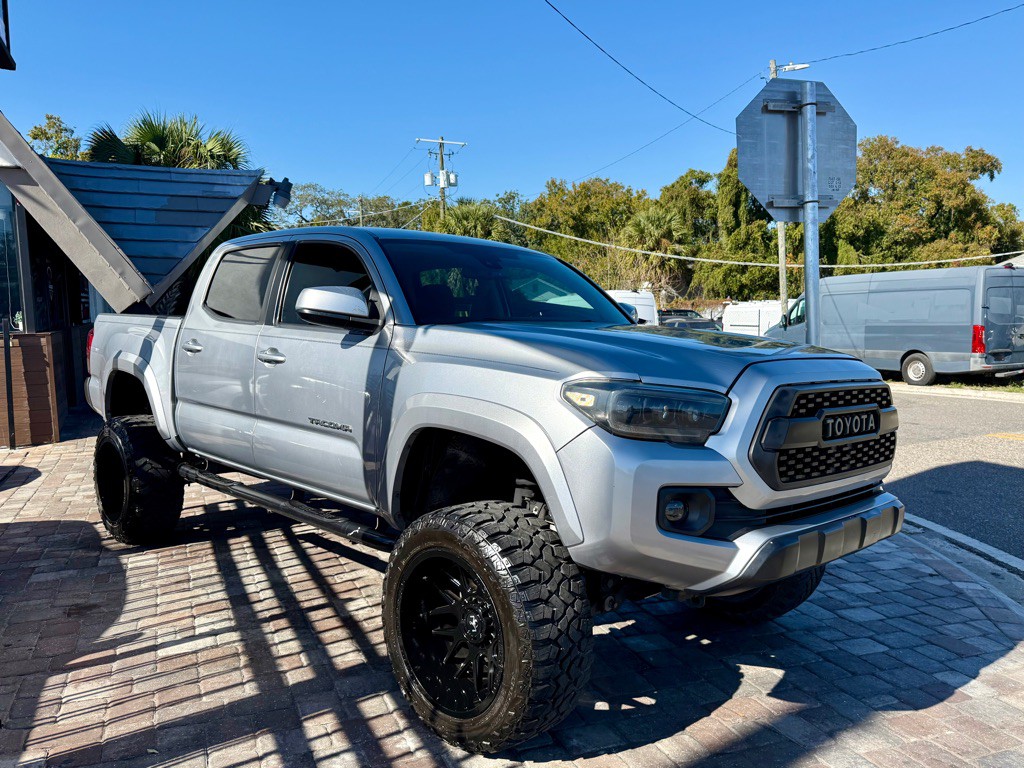 2019 Toyota Tacoma Image 3
