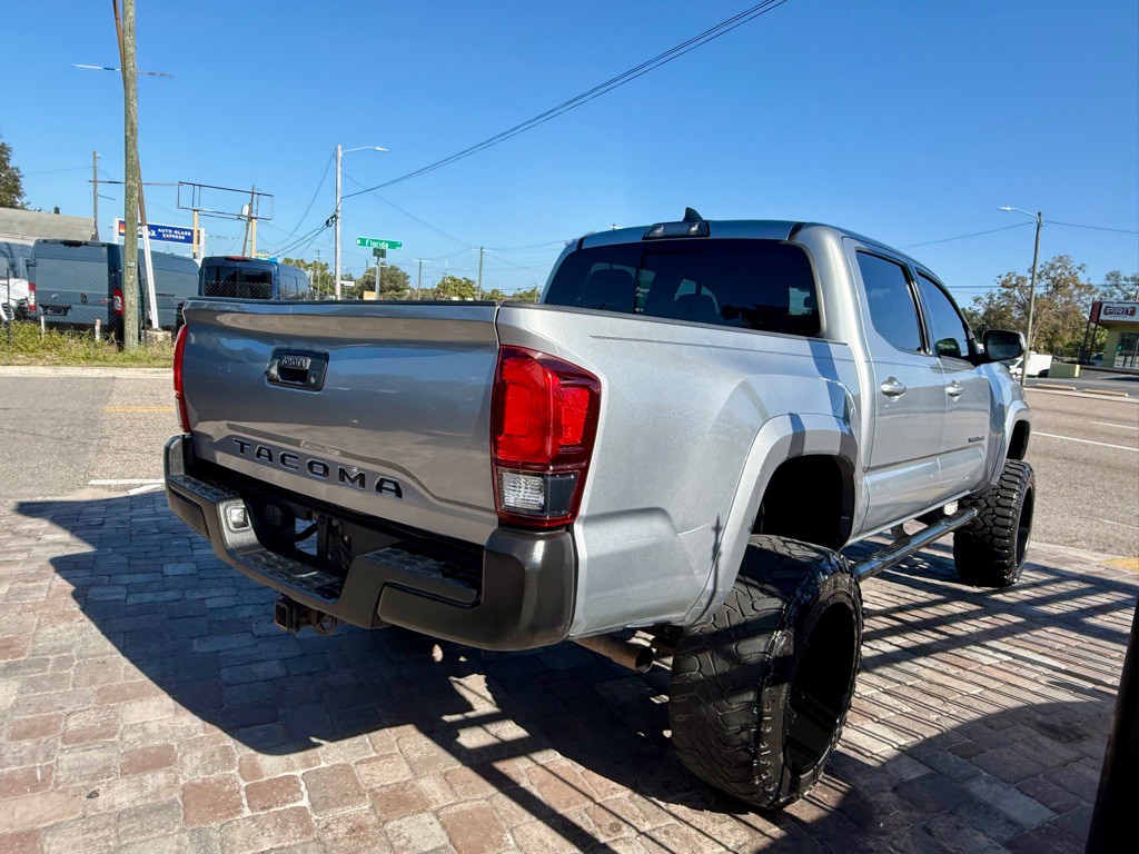 2019 Toyota Tacoma Image 8