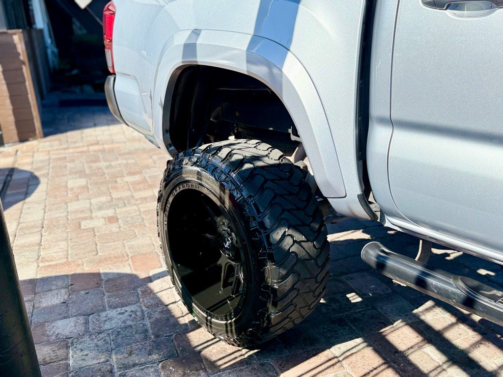 2019 Toyota Tacoma Image 10