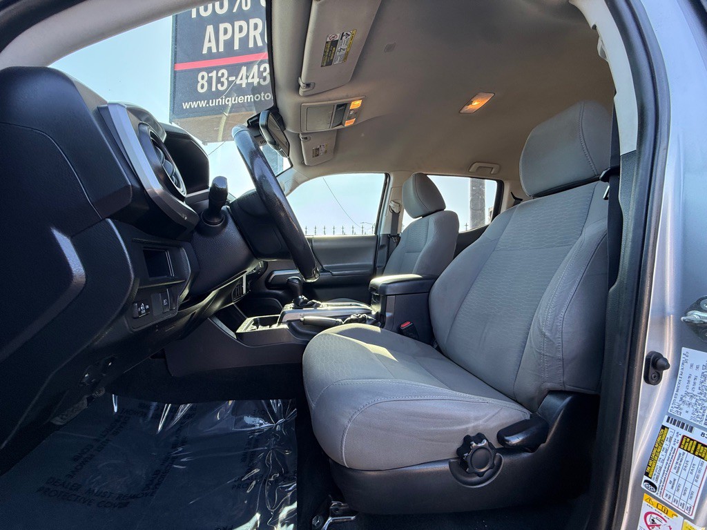 2019 Toyota Tacoma Image 14