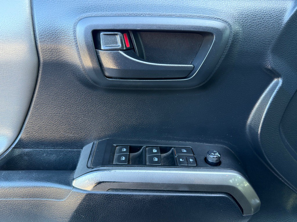 2019 Toyota Tacoma Image 25