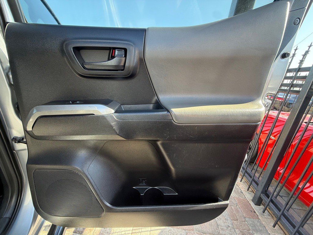 2019 Toyota Tacoma Image 27