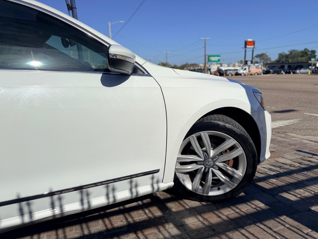 2016 Volkswagen Passat Image 7