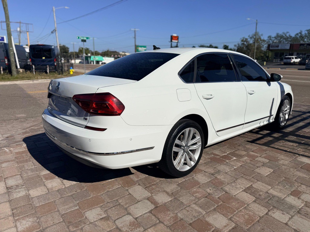 2016 Volkswagen Passat Image 22