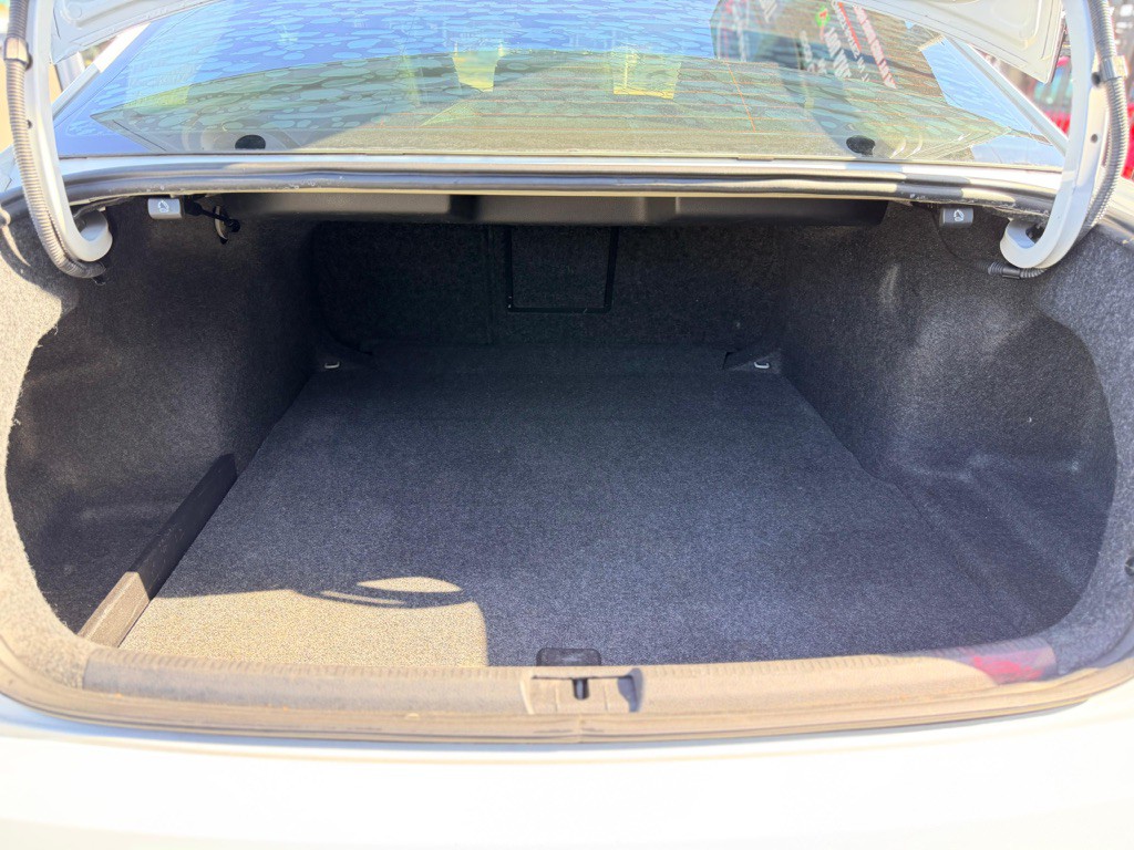 2016 Volkswagen Passat Image 26