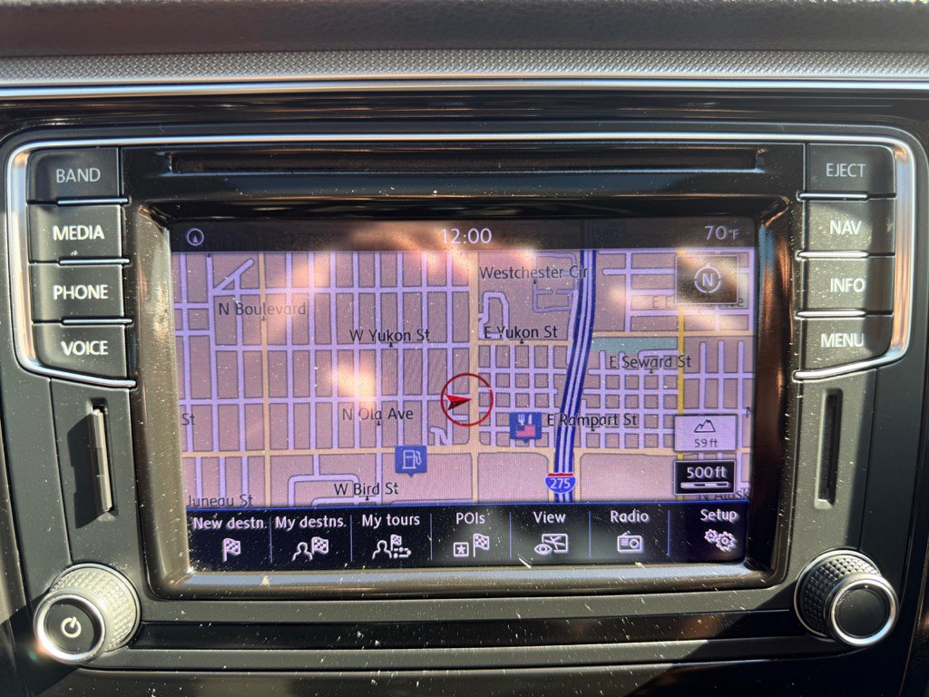 2016 Volkswagen Passat Image 30