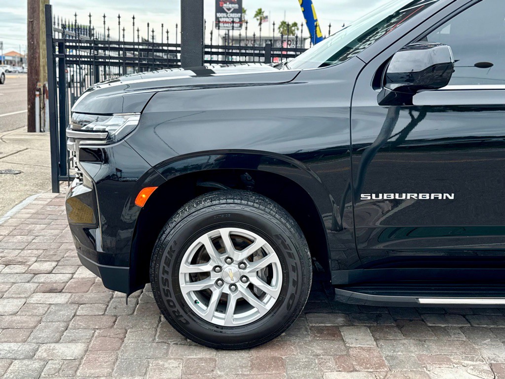 2022 Chevrolet Suburban Image 9