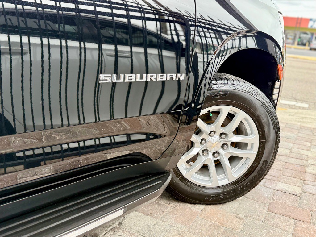 2022 Chevrolet Suburban Image 11