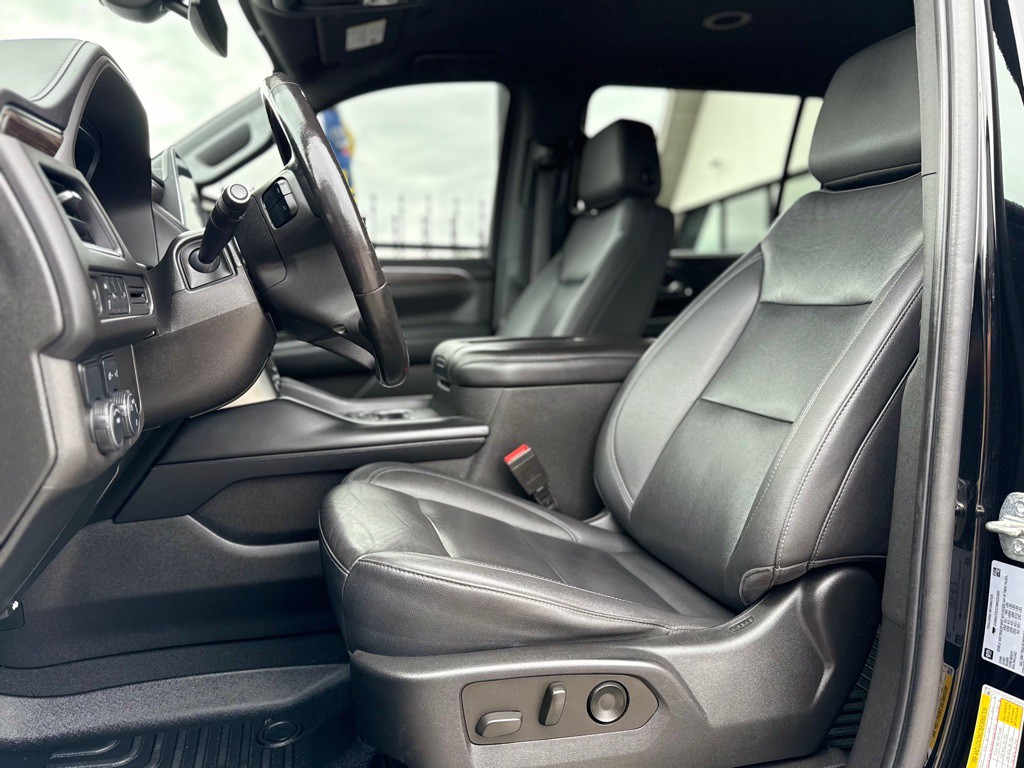 2022 Chevrolet Suburban Image 13