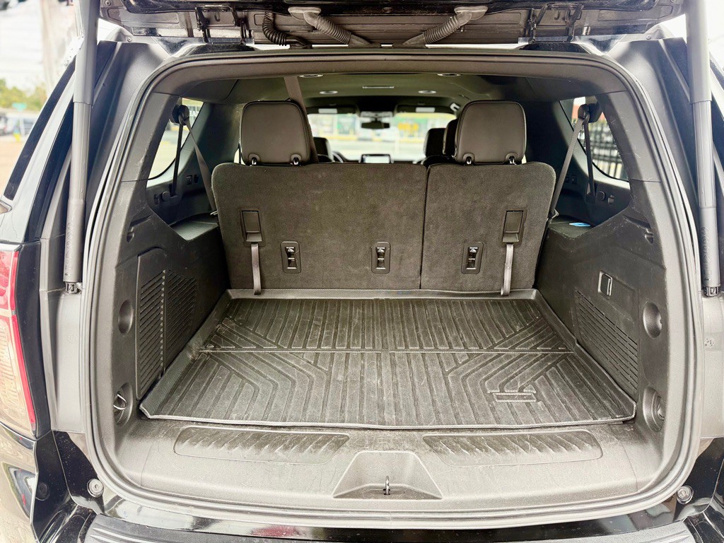 2022 Chevrolet Suburban Image 19