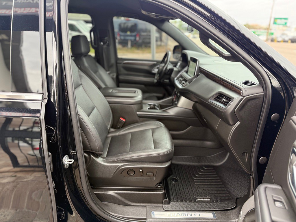 2022 Chevrolet Suburban Image 21